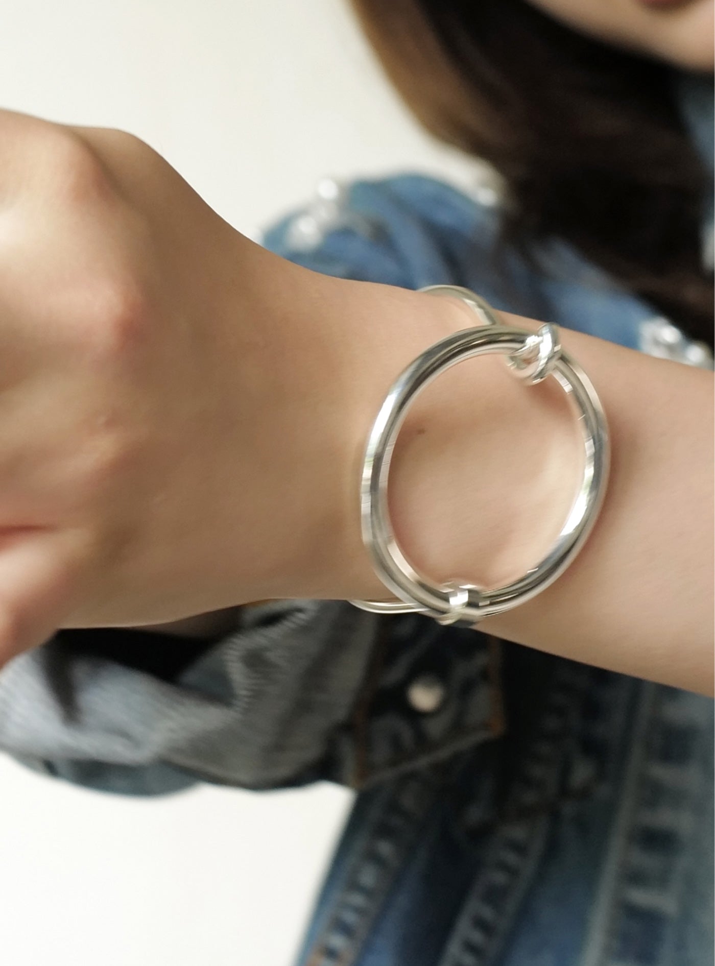 Circle Motif Bangle【JANA】